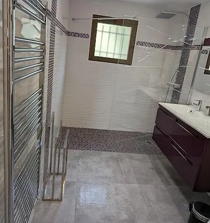 Victoria 5 Bedrooms Apartmán *